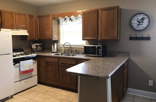 Salt Springs Cabin | Charming Cottage by the Lake!