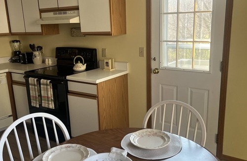 Lucas Cottage | Charming Cottage Double only minutes from Malabar Farm & Pleasant Hill Lake!