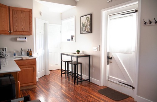 Blue Ridge Cottage | Charming Cottage Farm Stay w/King Bed: Country Views-Pet Friendly!