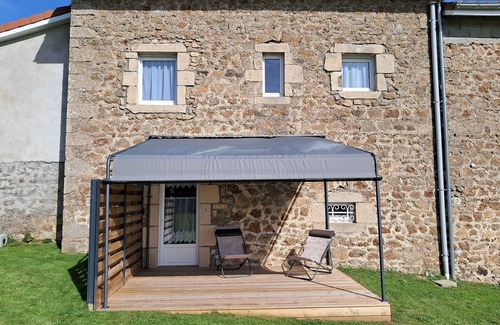 Raucoules Cottage | Charming Cottage for 6 with Terrace and Wifi