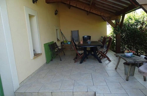 Conge-sur-Orne Cottage | Charming Cottage with Garden, Bikes & Fireplace Near Le Mans