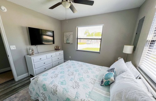 Dunedin House | Charming Cottage in Dunedin close to beaches