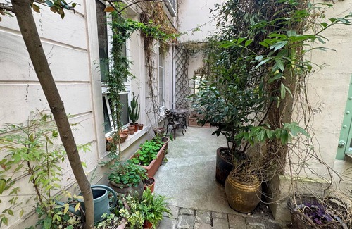 Quartier du Faubourg-Montmartre Cottage | Charming Cottage in Enchanting Paris