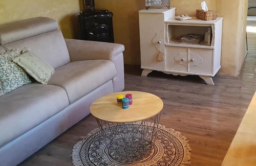 Faucon House | Charming cottage in Faucon with pool