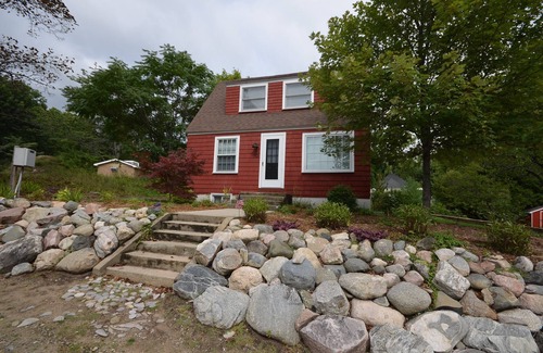 Northport Cottage | Charming cottage in the village. Walk everywhere. Air conditioning. Dog ok.