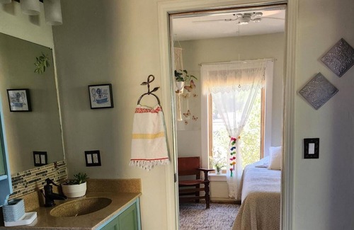 Lewis Cottage | Charming Cottage in the Town of Dolores