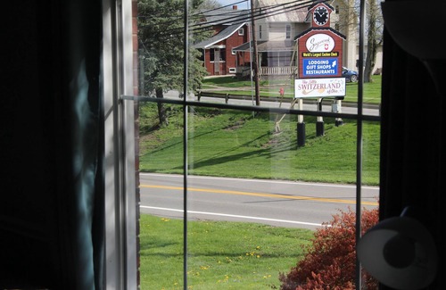 Sugarcreek House | Charming cottage in the heart of Amish County