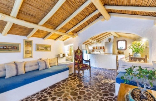 San Pantaleo Cottage | Charming cottage in San Pantaleo. House "The Wisteria"