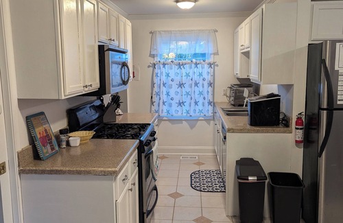 Somers Point House | Charming cottage located in the historic district of Somers Point.