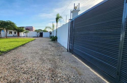 Mlingotini Apartment | Charming Cottage Near Beach in Mbweni