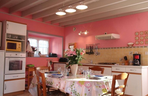Picauville Cottage | Charming Cottage near D-Day Beaches, Fireplace, WiFi, Baby Equipment, Pets Welcome