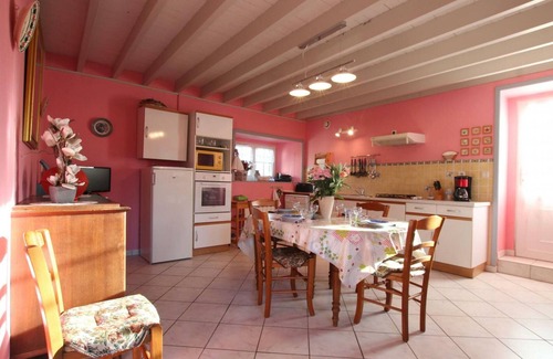 Picauville Cottage | Charming Cottage near D-Day Beaches, Fireplace, WiFi, Baby Equipment, Pets Welcome