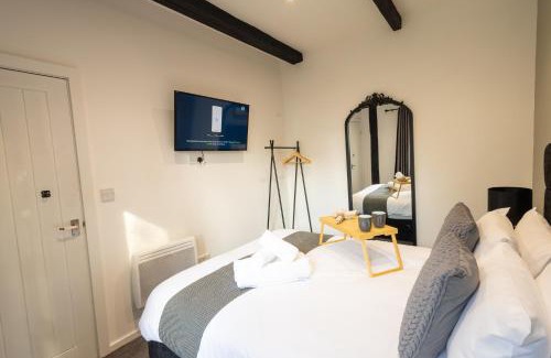 Watford Apartment | Charming Cottage Near Fields and Harry Potter Studios