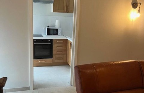 Coulaines Cottage | Charming Cottage Near Le Mans with Garden, TV, and Parking