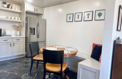 Edmond House | Charming Cottage Near UCO, Edmond