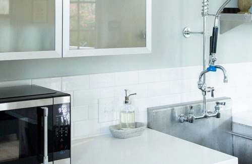 Southport Cottage | Charming Cottage near downtown Southport