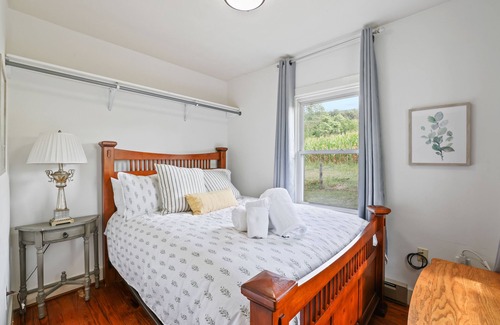 Purcellville Cottage | Charming cottage on 178 acres in Virginia's wine country.