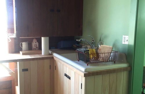 Islesboro House | Charming Cottage on Island Bluff & Beach