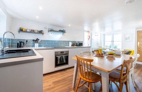Shaldon Cottage | Charming Cottage overlooking The Green