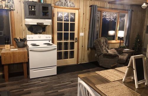 Ingalls Cottage | Charming Cottage Perfect for Relaxing!