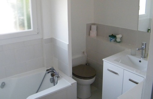 Montauriol Apartment | Charming cottage-studio for 2/3 people in a farmhouse of character with panoramic views.