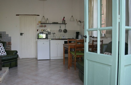 Gaillac Apartment | Charming cottage surrounded by vineyards and wooded areas