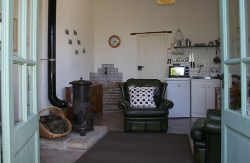 Gaillac Apartment | Charming cottage surrounded by vineyards and wooded areas