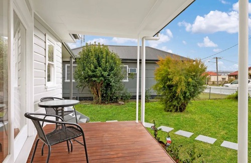 Cessnock Cottage | Charming Cottage @ the Wines Hunter Valley 2 bedrooms