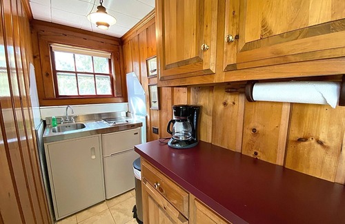 West Yarmouth House | *Charming Cottage on Ocean*Beachfront on 12 Acres*
