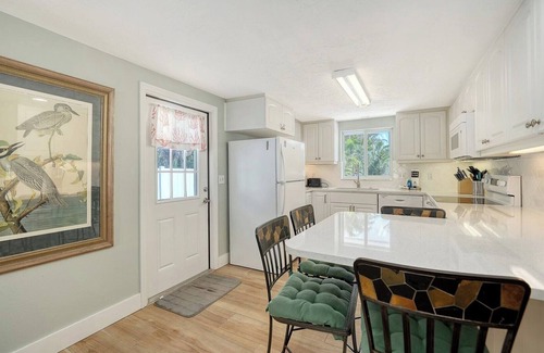 Anna Maria House | CHARMING COTTAGE W/HEATED POOL, Close to Gulf & Bay Beach, FREE WiFi/Trolley,.