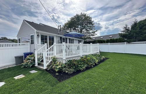 York Harbor Cottage | Charming Cottage w/WiFi, AC in York, Walking Distance to Long Sands Beach
