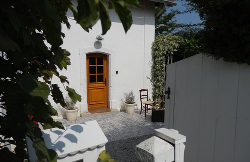 Carcassonne Cottage | Charming cottage with large pool, garden & views of Pyrénées, near Carcassonne
