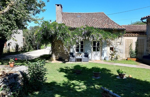 Les Adjots Cottage | Charming cottage with all the comforts of home in Les Adjots