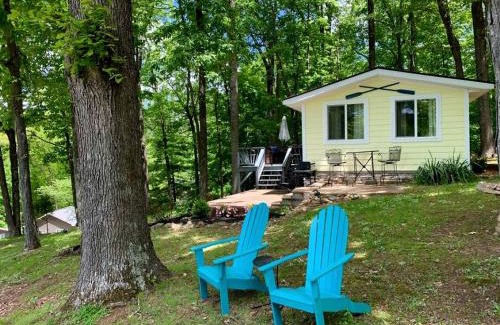 Cadiz House | Charming Cottage with Fire Pit and Barbecue in Cadiz, Kentucky