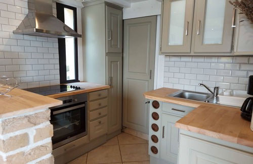 Bazinghen House | Charming cottage with a beautiful view, facing south and not overlooked