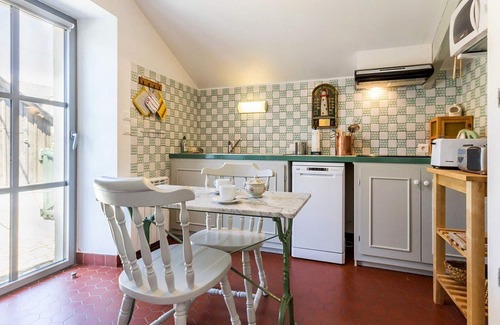 Clis Cottage | Charming Cottage with Bikes near Salt Marshes, 3km from Sea
