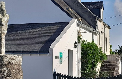 Clis Cottage | Charming Cottage with Bikes near Salt Marshes, 3km from Sea