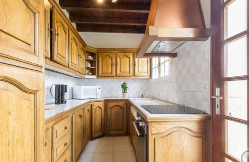 Le Vast Cottage | Charming cottage with veranda, BBQ, and garden - ideal for peaceful family vacations!