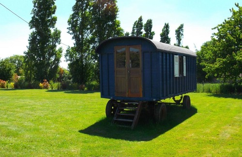 Prunay-Cassereau Cottage | Charming Countryside Home with Garden, Near Farm and Trails, WiFi, BBQ, Child-Friendly