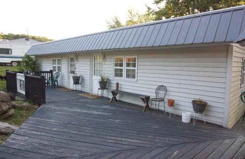 Eureka Springs House | Charming Country 1Bd 1Ba Cabin near Eureka Springs, Beaver Lake and White River