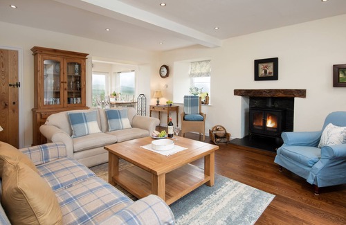 Eyemouth House | Charming Country Cottage with stunning views.