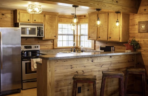 Fayetteville Cabin | Charming Country Cabin in Quaint Texas Town