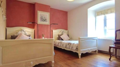 Le Monestier House | Charming Country Getaway, Balcony, Views, Office