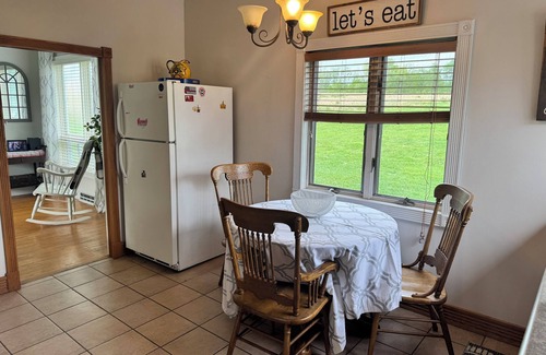 Potosi House | Charming Country Getaway – Nestled and Cozy Retreat with Outdoor Fun!