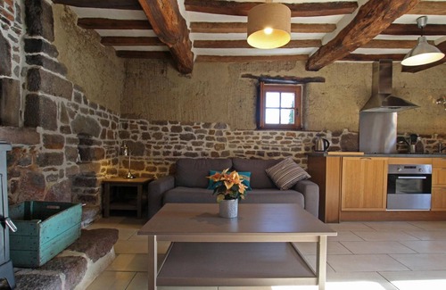 Hudimesnil Cottage | Charming country home with enclosed garden and WiFi