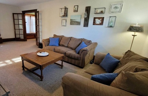 Celoron House | Charming Country home near the lake
