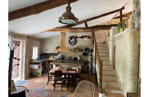 Laruscade Cottage | Charming country residence
