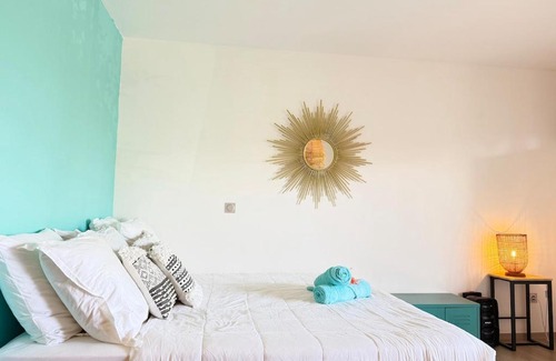 Bora Bora Apartment | Charming cozy beachfront studio with parking and wifi