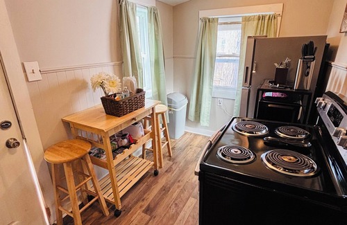 Sunnyside House | Charming. Cozy. Central Location.