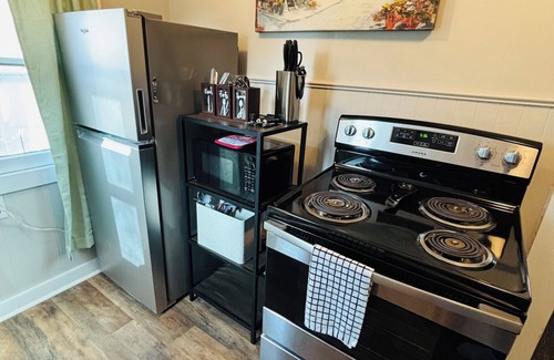 Sunnyside House | Charming. Cozy. Central Location.